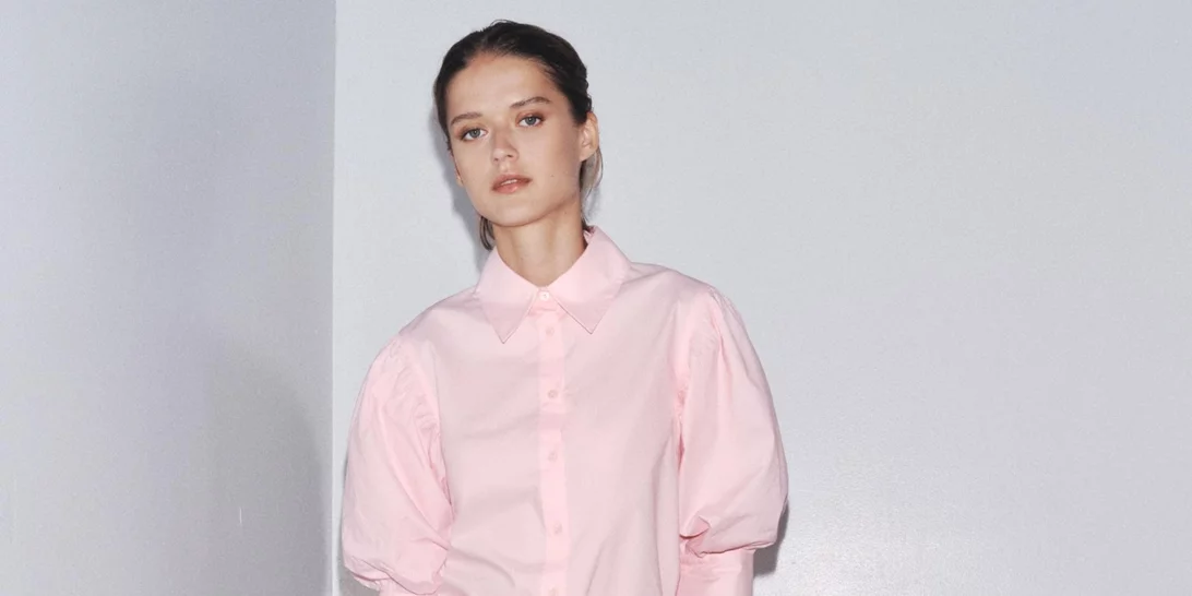 Το girly πουκάμισο με έκπτωση από τη Zara που ταιριάζει τέλεια με τζιν παντελόνια