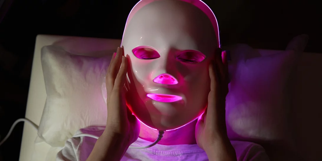 4 πολύ καλοί λόγοι για να επενδύσεις σε μια μάσκα LED για το πρόσωπό σου