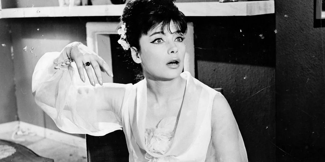 Τζένη Καρέζη | Ο λιτός γάμος και το αντισυμβατικό νυφικό της