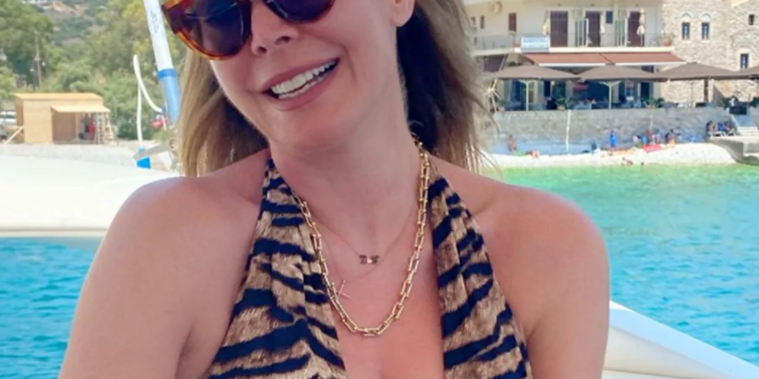 Τατιάνα Στεφανίδου | Ποζάρει με ολόσωμο animal print μαγιό και εντυπωσιάζει