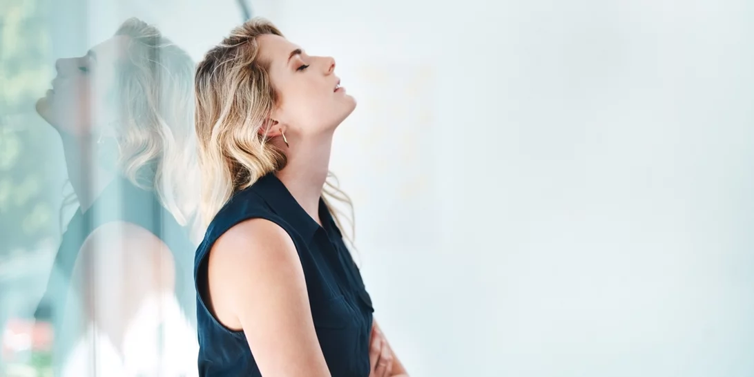 Περίπου 100 άνθρωποι πεθαίνουν την ώρα εξαιτίας της μοναξιάς