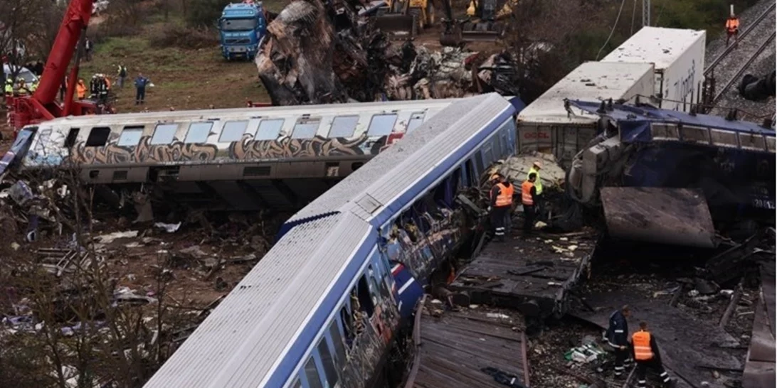 Τέμπη: Συγκλονίζει ο επιζών του τρίτου βαγονιού - "Δεν μπορούσα να πάρω ανάσα" - Πώς επιβίωσε [βίντεο]
