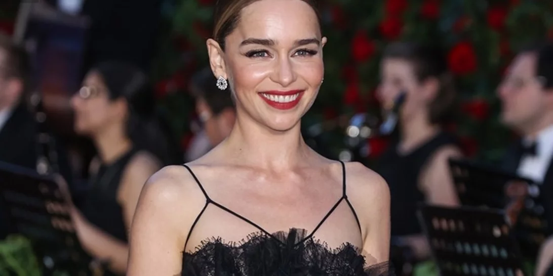 Emilia Clarke | "Όταν έπαθα εγκεφαλική αιμορραγία δεν φοβόμουν να πεθάνω φοβόμουν μήπως με απολύσουν"