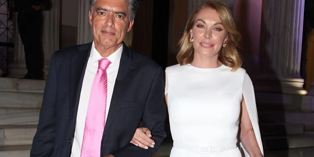 Τατιάνα Στεφανίδου σε πάρτι στο Κολωνάκι | H glam εμφάνισή της στο πλευρό του Νίκου Ευαγγελάτου