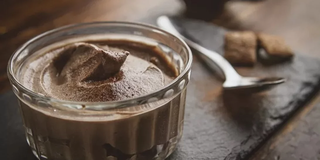 Βελούδινη μους σοκολάτας με μόνο 1 υλικό