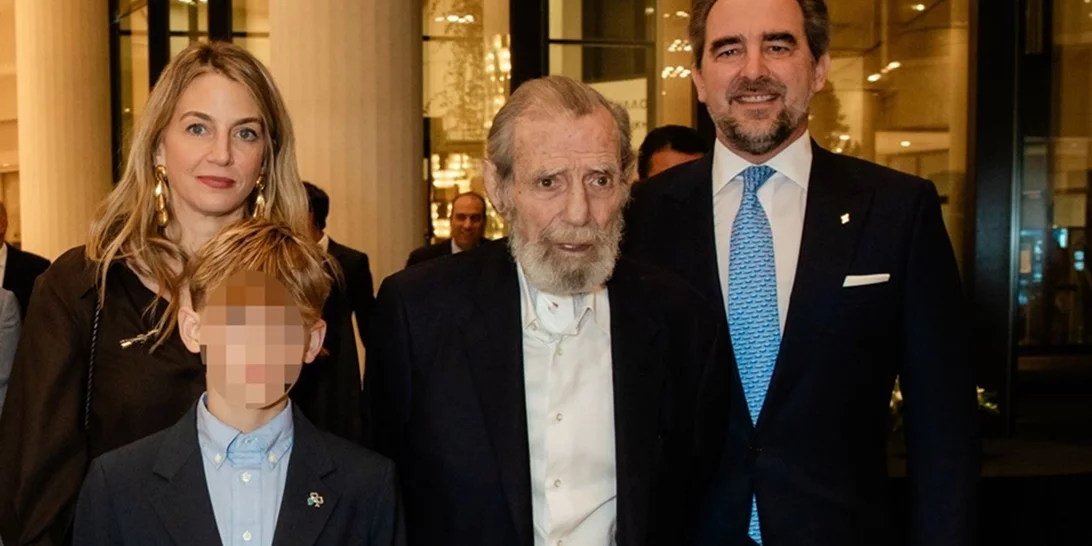 Χρυσή Βαρδινογιάννη | Με τα δύο της παιδιά, τον πατέρα της και τον Νικόλαο Ντε Γκρες σε μία ξεχωριστή βραδιά για την οικογένειά της