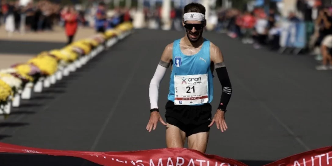 42ος Αυθεντικός Μαραθώνιος | Πρώτοι στο Καλλιμάρμαρο ο Παναγιώτης Καραΐσκος και η Ματίνα Νούλα