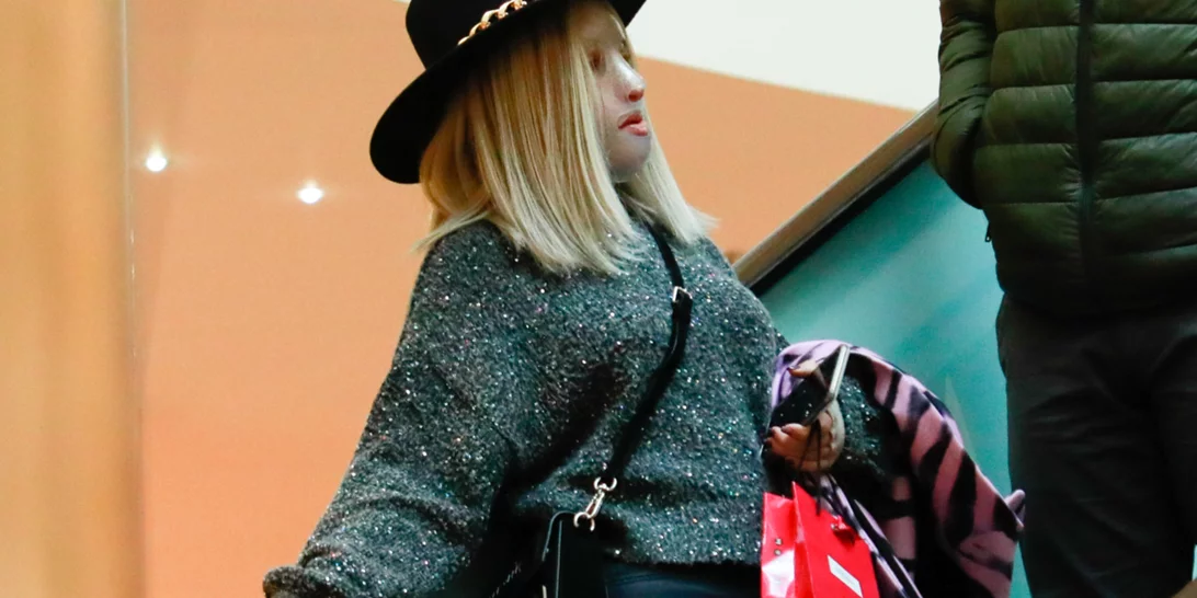 Ιωάννα Παλιοσπύρου | Για shopping σε εμπορικό κέντρο - Η νέα εμφάνιση της 35χρονης (εικόνες)