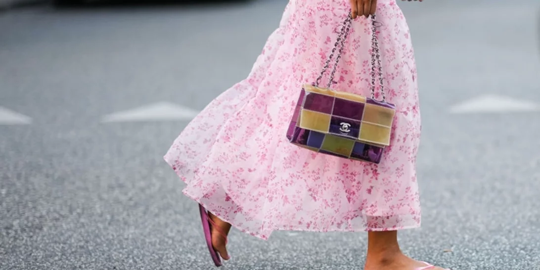 Τα πέδιλα από την Oysho που μπορείς να βάλεις από την παραλία μέχρι την πόλη και κοστίζουν 15.99€