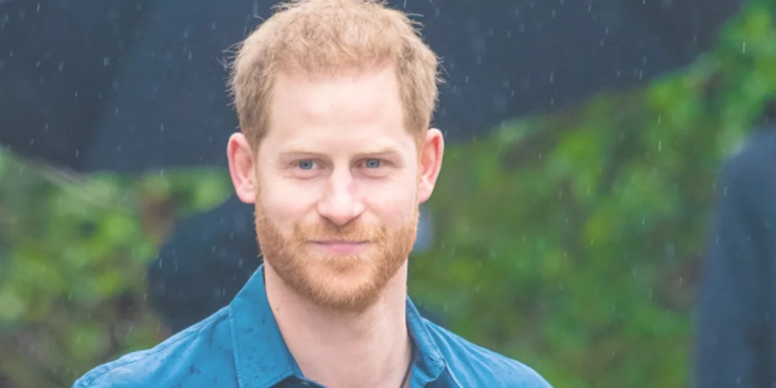 Πρίγκιπας Harry | Με καπέλο και πορτοκαλί outfit στην πιο cool εμφάνισή του