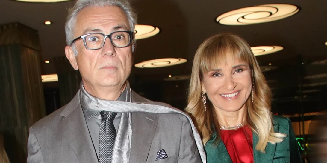 Η Μάρα Ζαχαρέα μπροστά στο χριστουγεννιάτικο δέντρο: "Ξεκινά το στόλισμα"