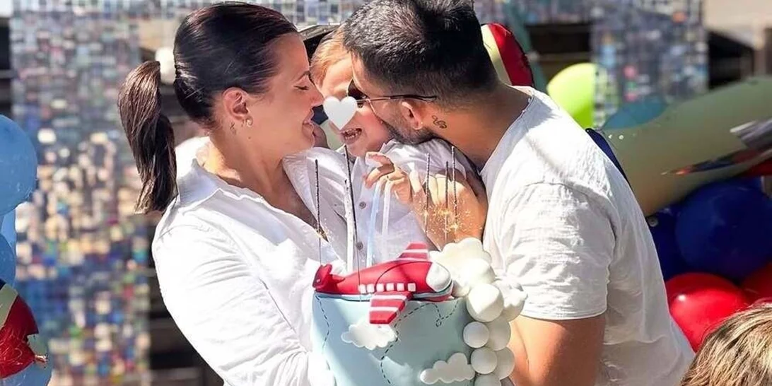 Λάουρα Νάργες & Χρήστος Σαντικάι γιόρτασαν τα τρία χρόνια ζωής του γιου τους Αλέξανδρου μ' ένα φαντασμαγορικό πάρτι