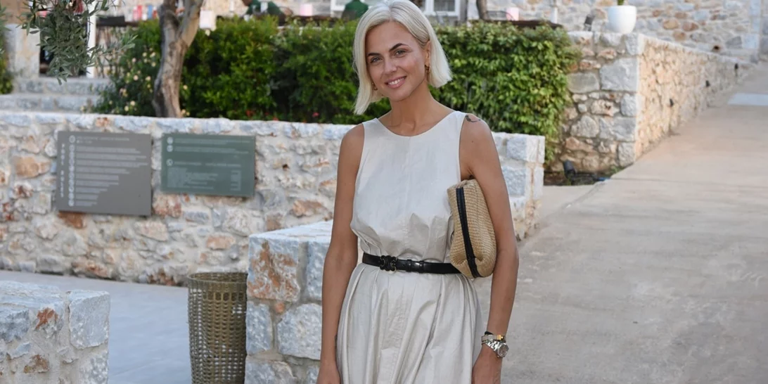 Πώς θα αντιμετωπίσεις με στιλ τη ζέστη; Η Χριστίνα Κοντοβά προτείνει