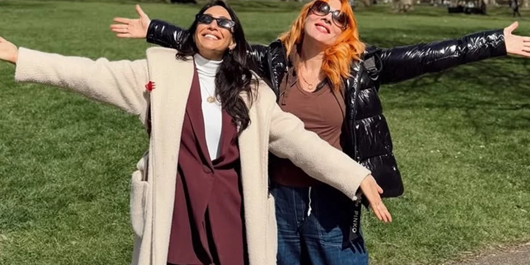 Ευγενία Σαμαρά & Σμαράγδα Καρύδη με το ίδιο φόρεμα από ελληνικό brand