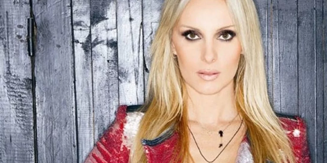 Πραγματικά αγνώριστη | Η Πέγκυ Ζήνα σε σειρά της ΕΡΤ στα 18 της