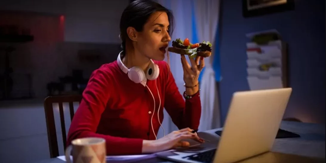 Μπορεί ένα μικρό σνακ πριν από τον ύπνο να καταπολεμήσει τις αϋπνίες;