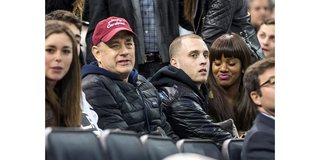 Ο γιος του Tom Hanks, Chet, πιστεύει ότι ο πατέρας του δεν ήταν ένα "δυνατό αντρικό πρότυπο" για εκείνον