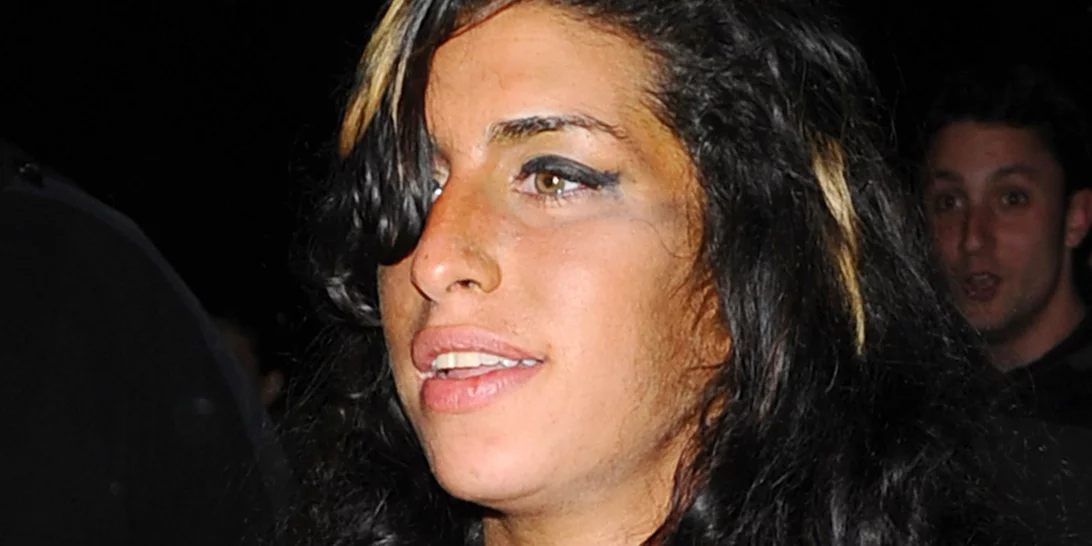 Προσωπικά αντικείμενα και ρούχα της Amy Winehouse πωλούνται σε δημοπρασία στο Μπέβερλι Χιλς
