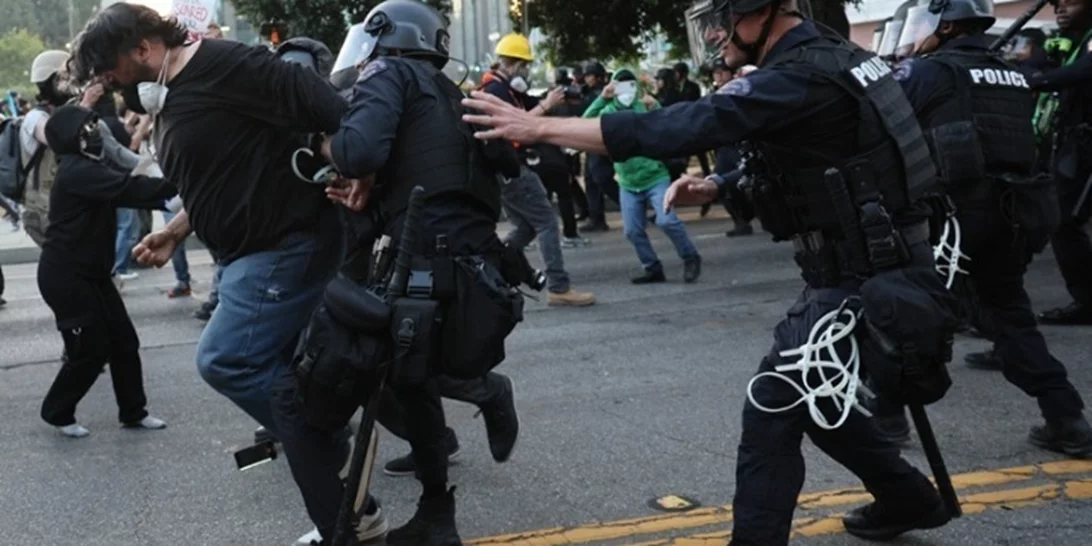 Πάνω από 100 συλλήψεις στις διαδηλώσεις στο Λος Άντζελες