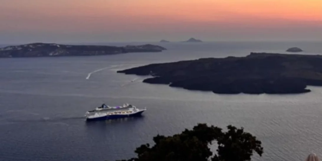 Σαντορίνη το φθινόπωρο | Η εποχή που το νησί αποκαλύπτει το πιο γοητευτικό του πρόσωπο