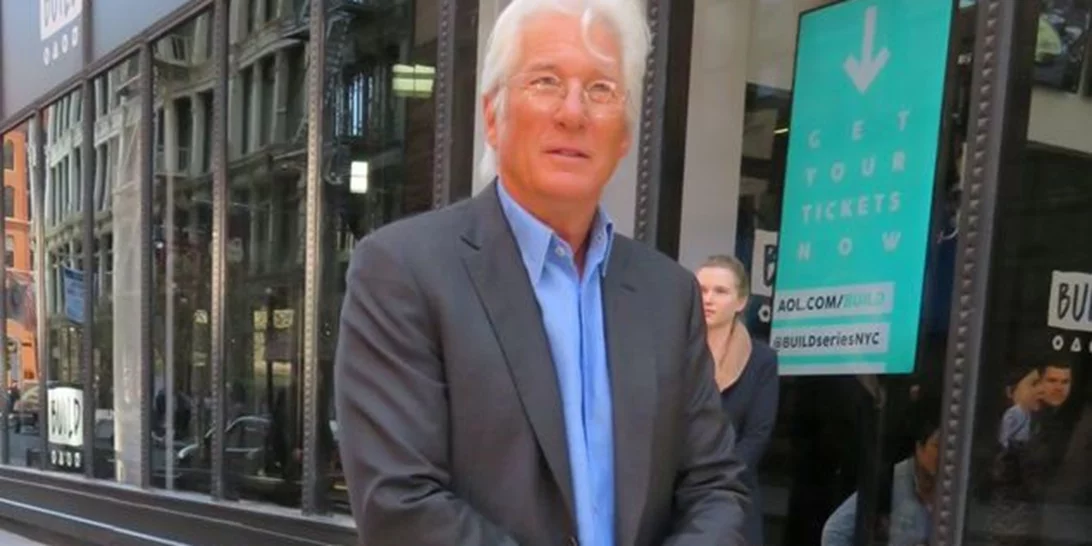 Ο Richard Gere πούλησε ένα σπάνιο αυτοκίνητο σε δημοπρασία τα έσοδα της οποίας θα δοθούν ως βοήθεια στην Ουκρανία
