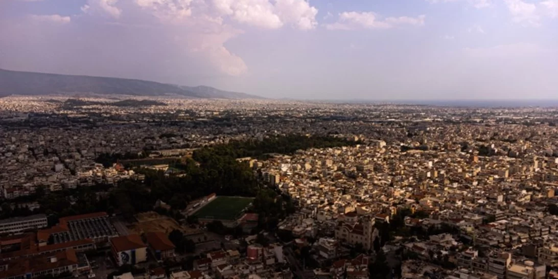 Καιρός | Αίθριος με αραιές νεφώσεις και τοπικές βροχές - Έως τους 24 βαθμούς η θερμοκρασία