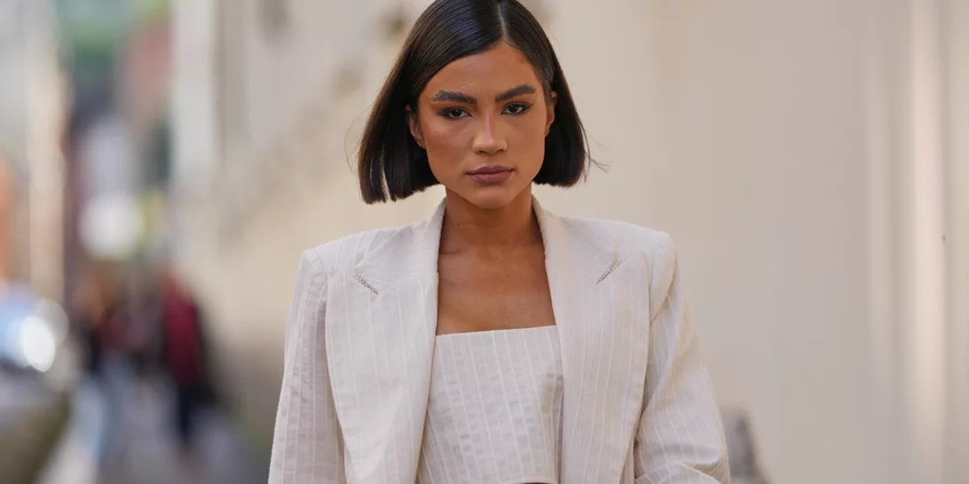 Έχεις καρέ κούρεμα; Αυτό είναι το classy χτένισμα που θα αναβαθμίσει το look σου για τις γιορτές