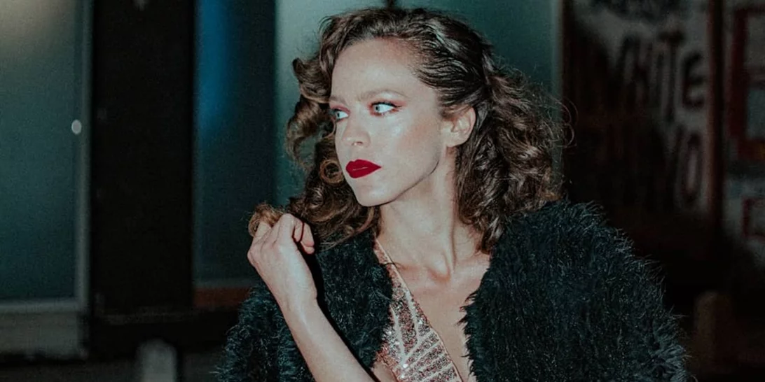 Έλλη Τρίγγου | Το Old Hollywood beauty look της είναι η ιδανική πρόταση για τα πάρτι των γιορτών