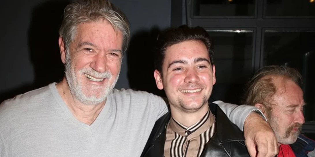 Φίλιππος Σοφιανός | Η σπάνια εμφάνιση με τον 23χρονο γιο του - Η εκπληκτική ομοιότητά τους