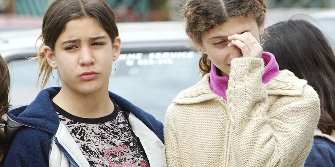 Τραγωδία στα Τέμπη το 2003: Πριν από 20 χρόνια, 21 μαθητές έχασαν τραγικά τη ζωή τους – η σύγκρουση που πάγωσε τον χρόνο