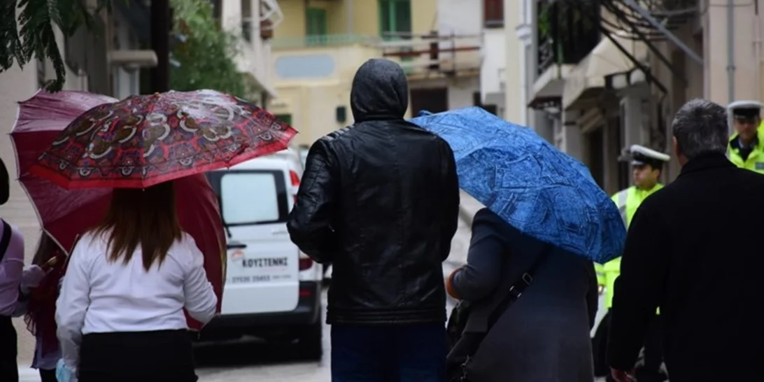 Καιρός | Με βροχές, ζέστη και... σκόνη η Παρασκευή - Αστατος ο καιρός και το Σαββατοκύριακο