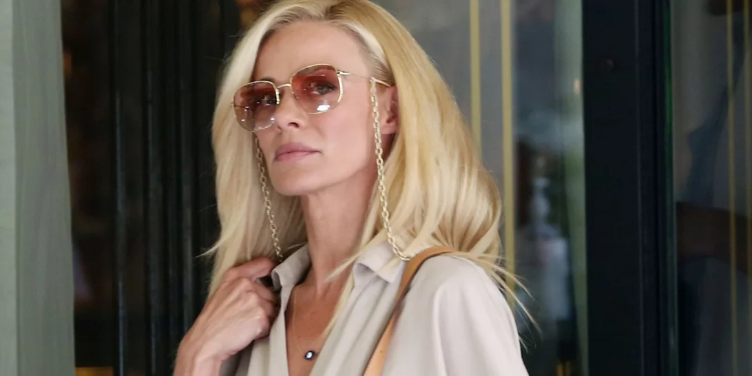 Η Ζέτα Μακρυπούλια βρήκε το ωραιότερο μικρό μαύρο φόρεμα της σεζόν στο Bershka