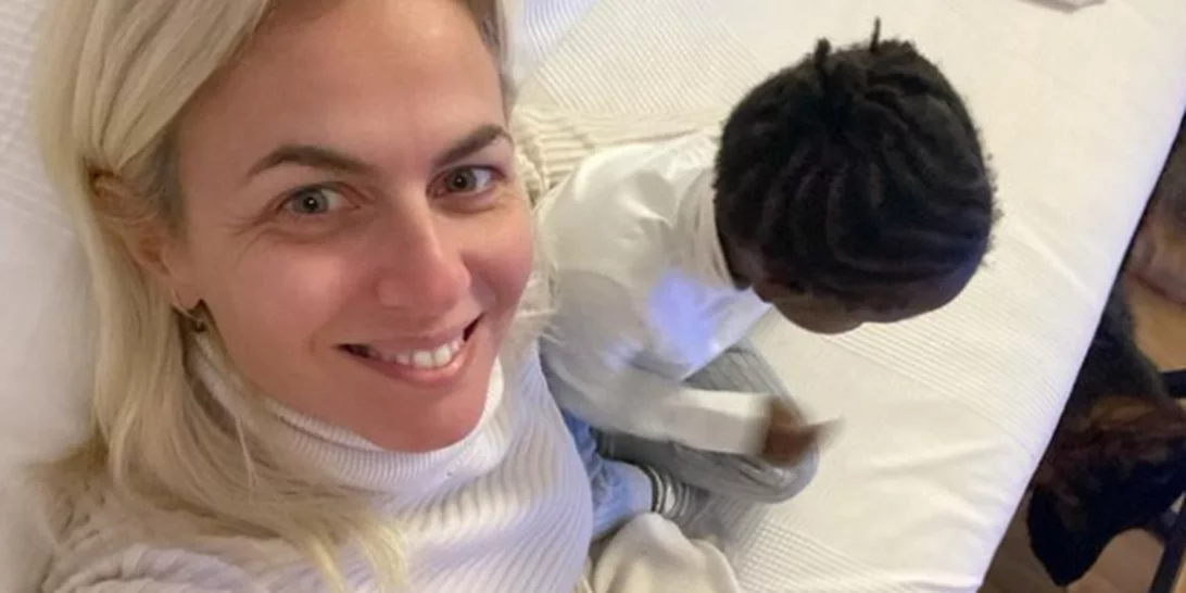 Χριστίνα Κοντοβά | Μας δείχνει το χριστουγεννιάτικο δέντρο που στόλισαν με τη μικρή Ada