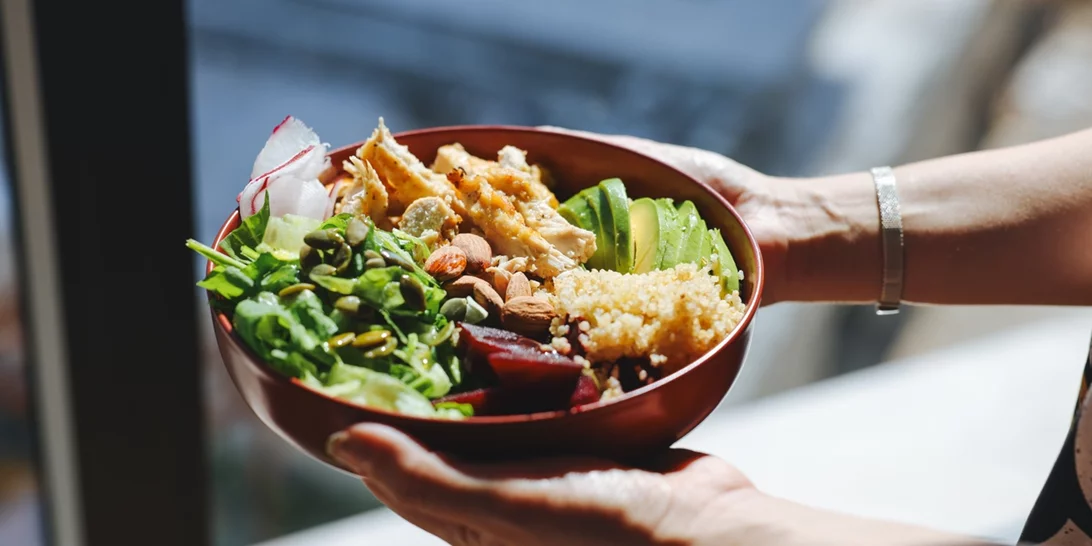 Τι να μαγειρέψω σήμερα; Η πιο δροσερή σαλάτα για τις ημέρες του καύσωνα