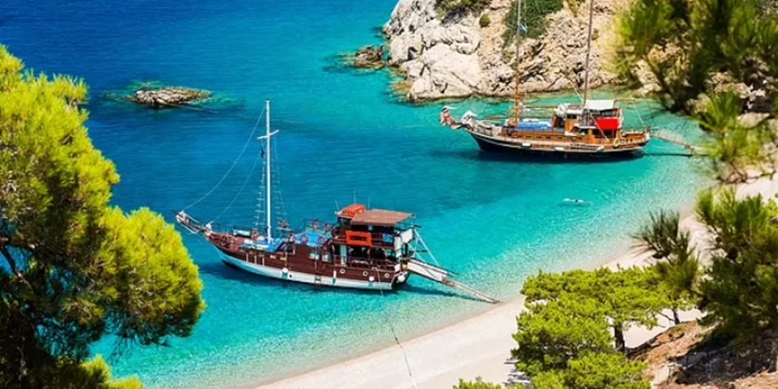 Oι 35 καλύτερες παραλίες της Ελλάδας σύμφωνα με τους βρετανικούς Times