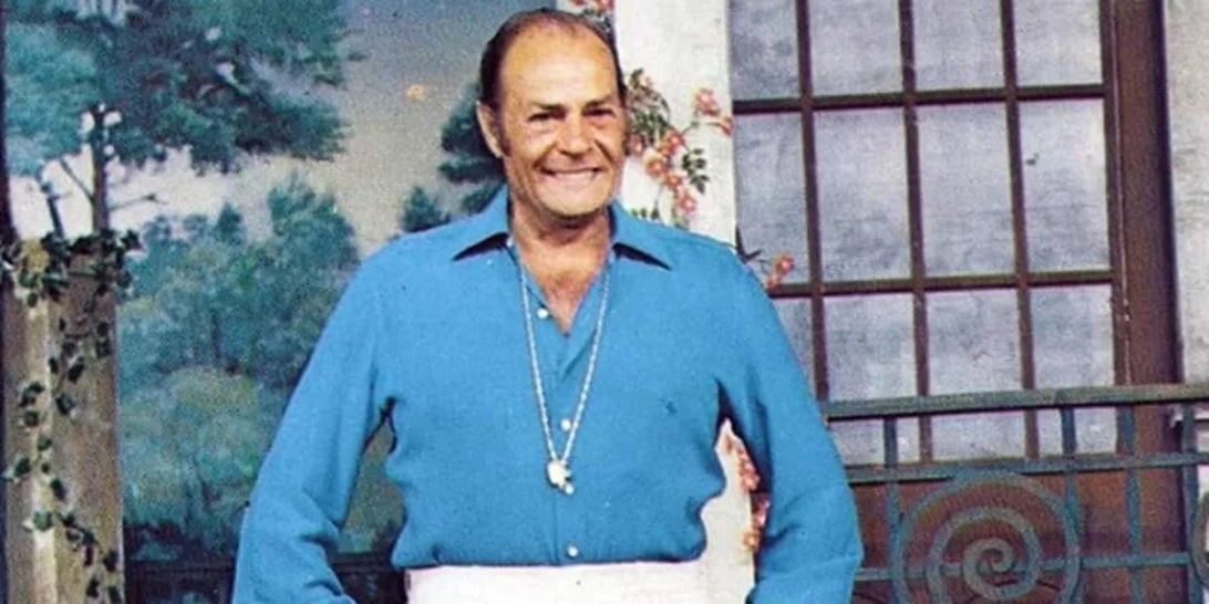 Λάμπρος Κωνσταντάρας | Ο ζεν πρεμιέ που μας θυμίζει ότι "Υπάρχει και Φιλότιμο"