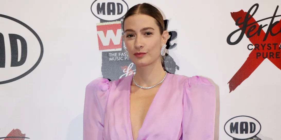 Ισμήνη Παπαβλασοπούλου | To ιδιαίτερο nail art στο μανικιούρ της δείχνει τέλειο (και) σε κοντά νύχια