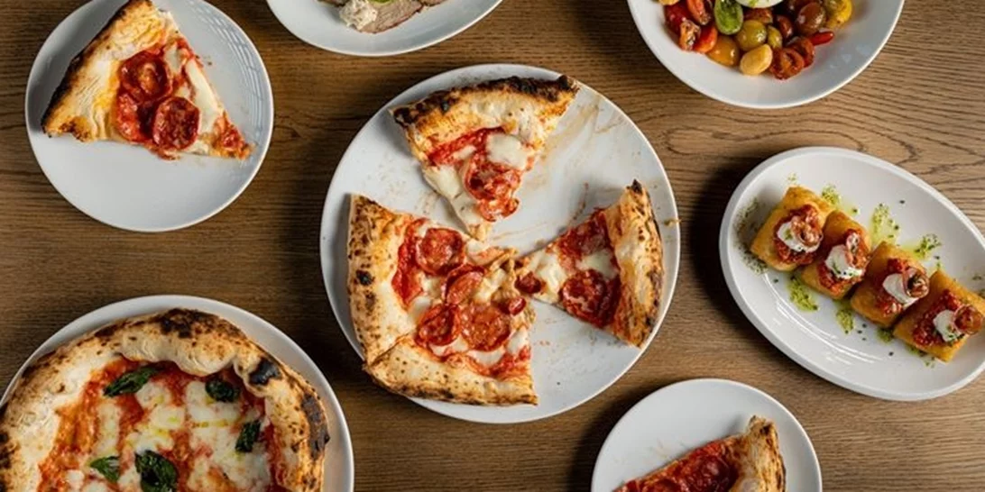 "Lucinda" | Για πίτσα στον Χολαργό