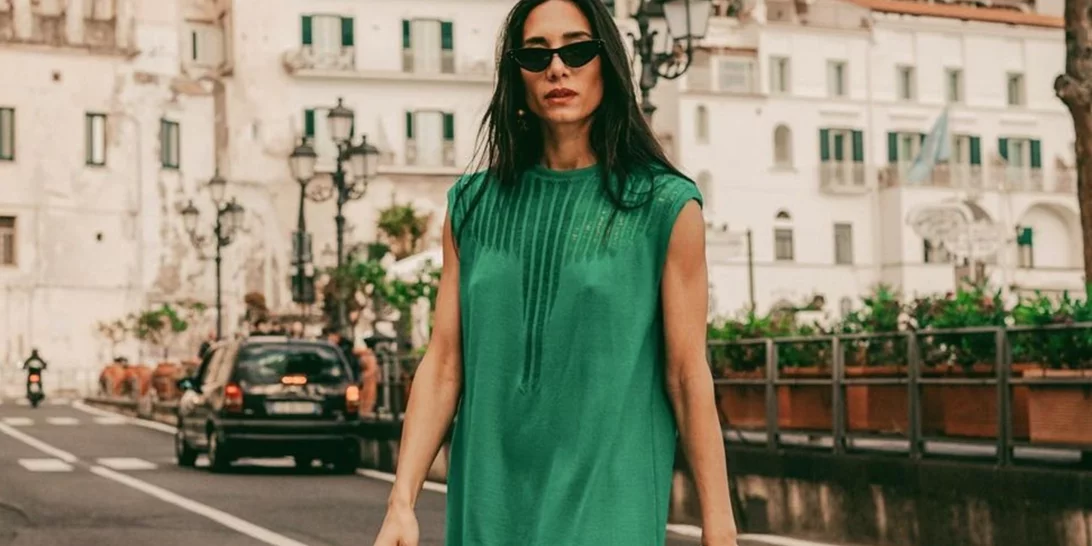 Το shirt dress της Νάντιας Ράπτη είναι ιδανικό για τις καλοκαιρινές εμφανίσεις σου