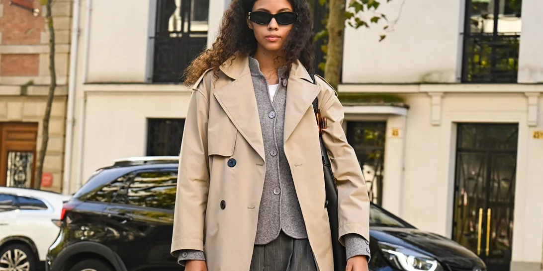 Το κρουαζέ παλτό από τις εκπτώσεις της Stradivarius που θα απογειώσει τα χειμερινά σου look