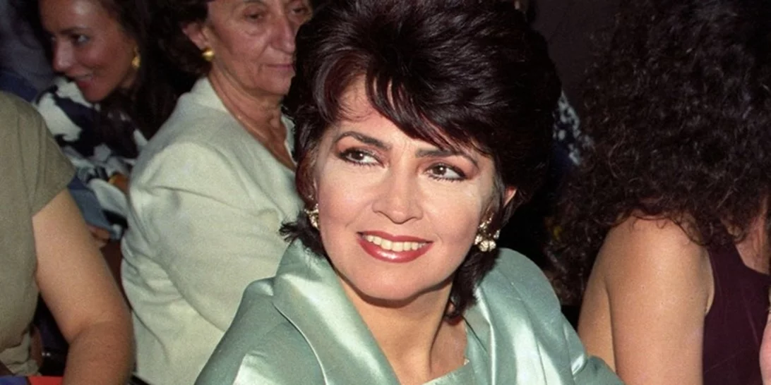 45 χρόνια πριν | Όταν η Μιμή Ντενίση πόζαρε στη Μύκονο ως μοντέλο του Μπίλι Μπο