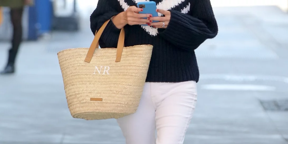 Αυτή είναι η must have τσάντα του παριζιάνικου street style που θα αποκτήσουμε φέτος την άνοιξη