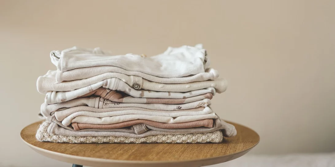 Οι top συμβουλές της Tidy Guru για να διπλώνεις σωστά τα ρούχα στη ντουλάπα σου