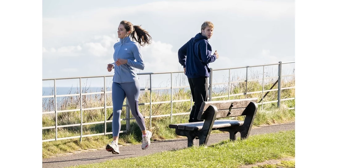 The Crown | Καρέ - καρέ η πρώτη συνάντηση των William και Kate στην 6η σεζόν της σειράς