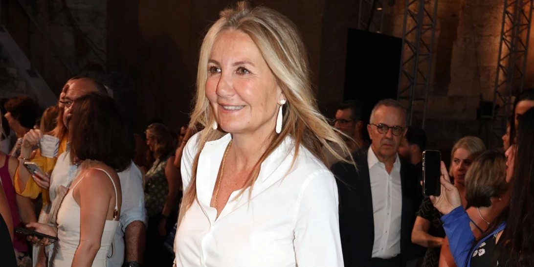 Η νέα εμφάνιση της Μαρέβας Μητσοτάκη με λευκή midi φούστα στην Ουάσινγκτον