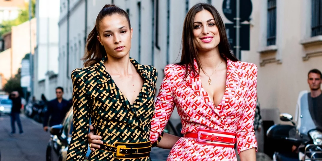 5 + 1 κολακευτικά φορέματα από τη Zara που τονίζουν τη μέση