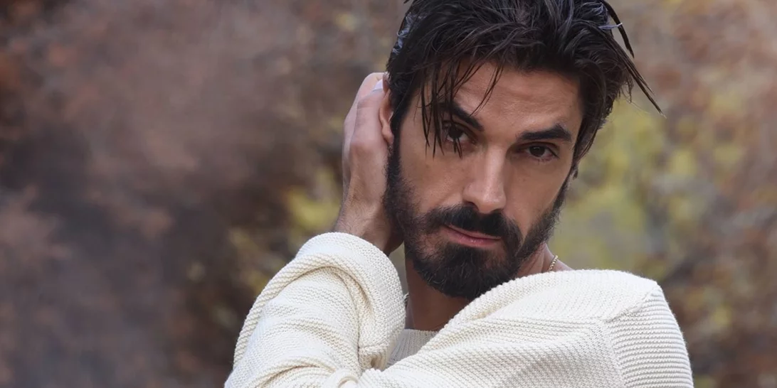 Δημήτρης Γκοτσόπουλος | Το σπάνιο κλικ από το εσωτερικό του λευκού σπιτιού του