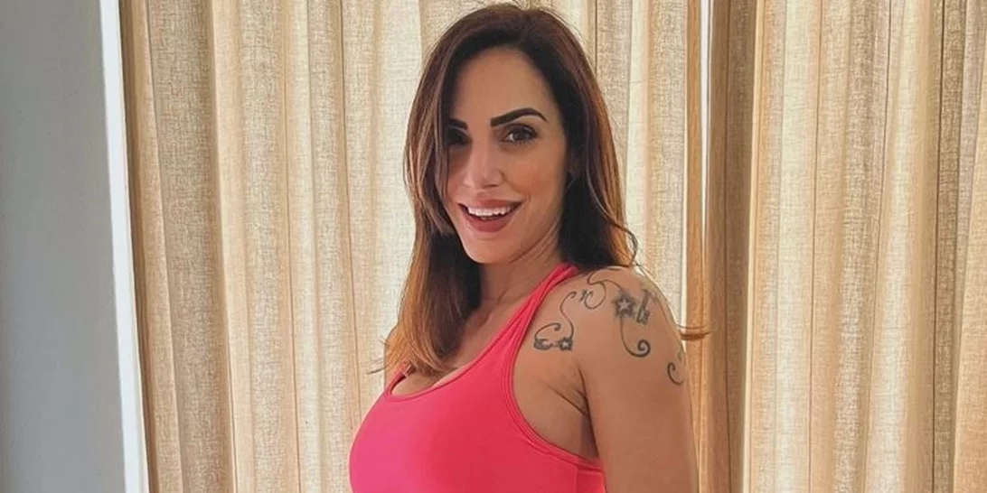 Η Ελισάβετ Σπανού ποζάρει με crop top στον 7ο μήνα της εγκυμοσύνης της – πόσα κιλά έχει πάρει;