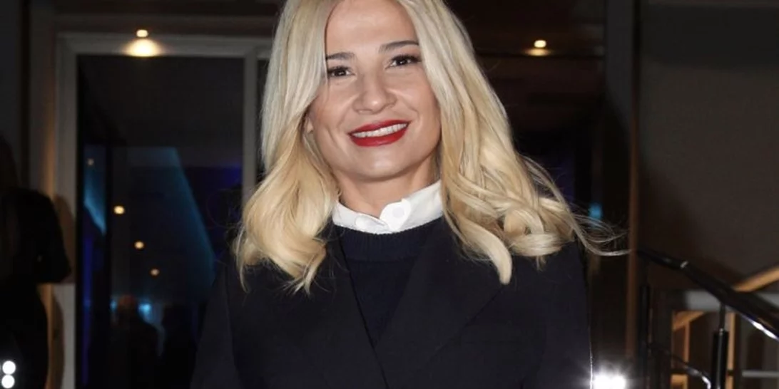 Η Φαίη Σκορδά ανυπομονεί για τα Χριστούγεννα | Για αγορές σε κατάστημα με εποχιακά είδη