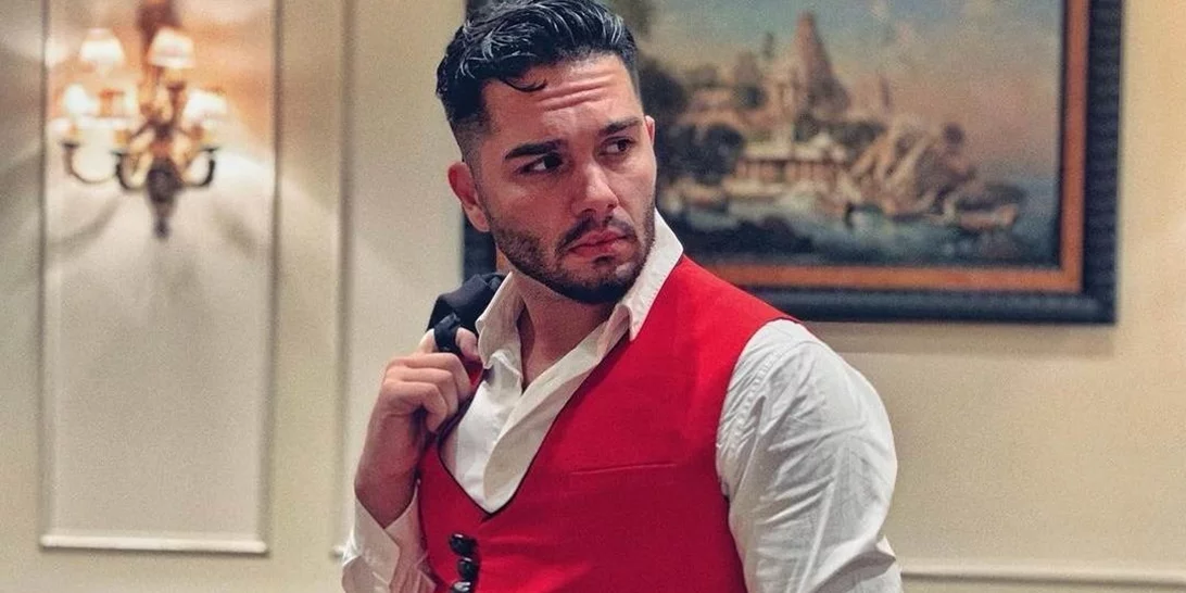 Χρήστος Μάστορας και Γαρυφαλλιά Καληφώνη σε τρυφερό βίντεο και παιχνίδια στην παραλία